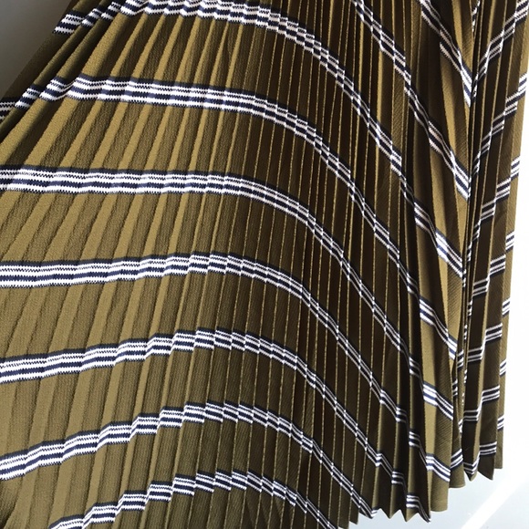 ⭐️Pleated Skirt English Factory Urban Trendy - Picture 6 of 8